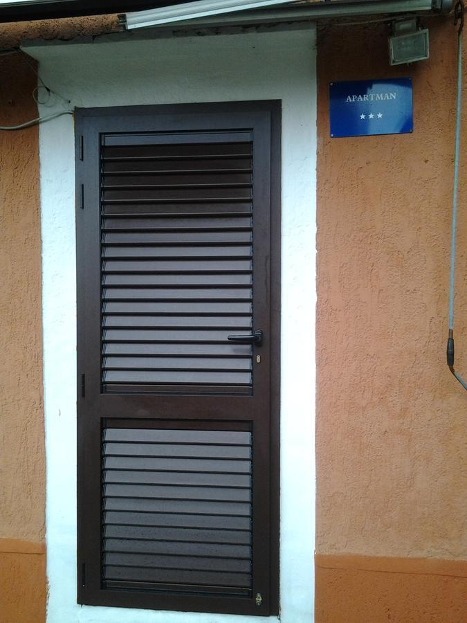 Apartment Mira Cres Luaran gambar