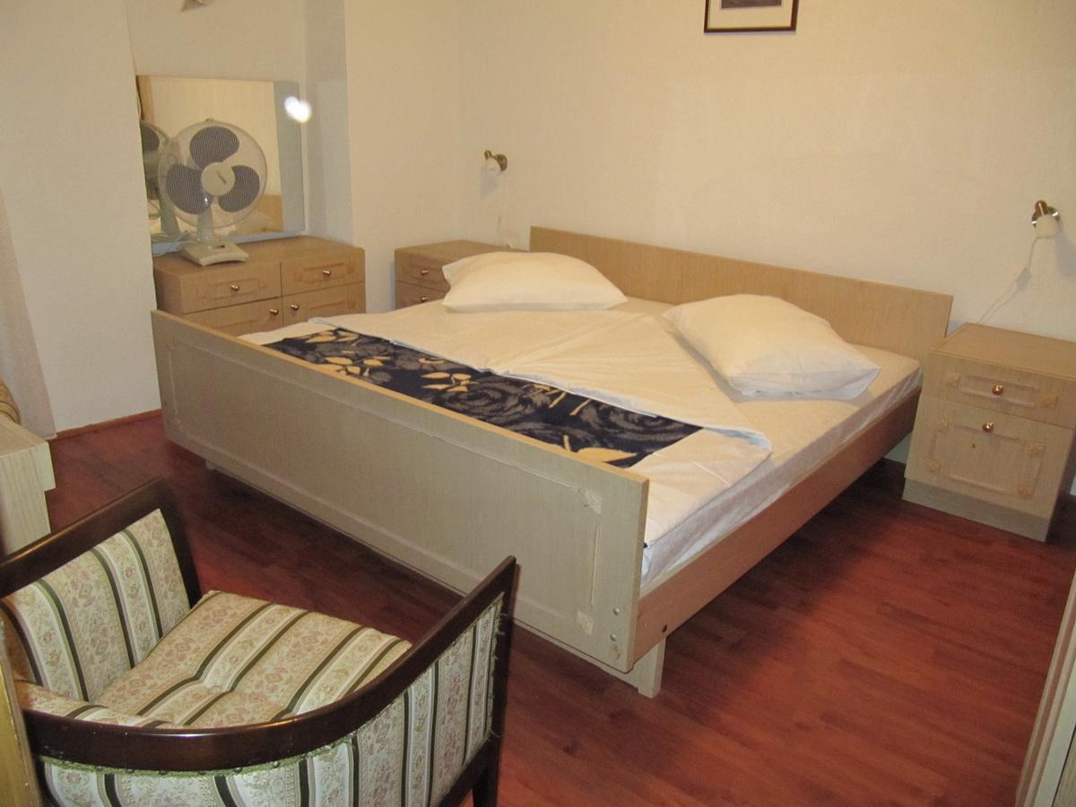 Apartment Mira Cres Luaran gambar